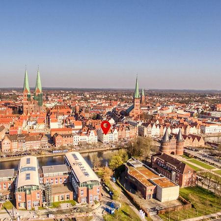 Maisonette Am Holstentor Mit Dachterrasse Und Heimkino Lübeck Dış mekan fotoğraf